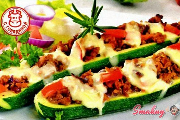 Цукини с говядиной, с моцареллой и грибами