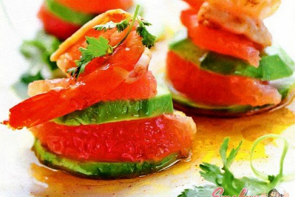 Закуска с креветками, с грейпфрутом и авокадо