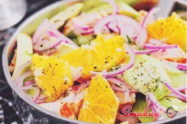 Салат с курицей и авокадо