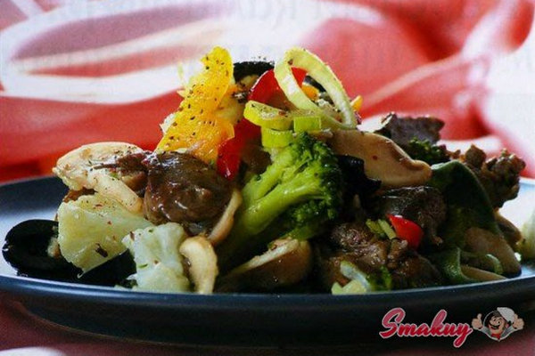 Салат из куриной печени