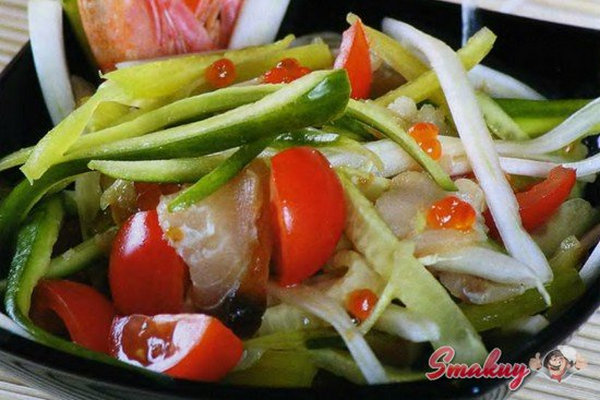 Салат с рыбой и овощами