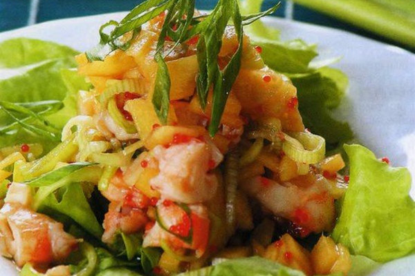 Салат из креветок с яблоками