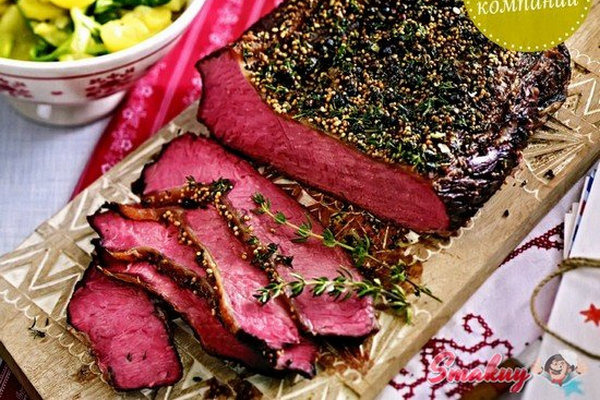 Ростбиф с пряной корочкой и картофельным салатом