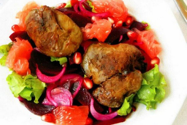 Теплый салат с куриной печенью