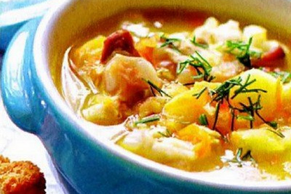 Гороховый суп с копчеными ребрышками