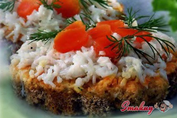 Бутерброд с брынзой и луком