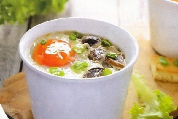 Кокот с яйцами