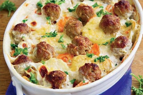 Запеканка с мясными шариками