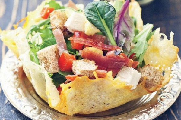 Сырные корзиночки с салатом