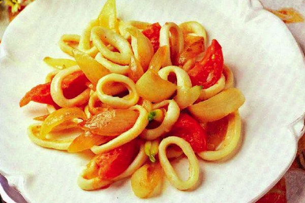 Кальмары с овощами