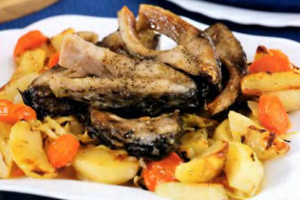 Чолент фиш (рыба, тушенная с овощами)