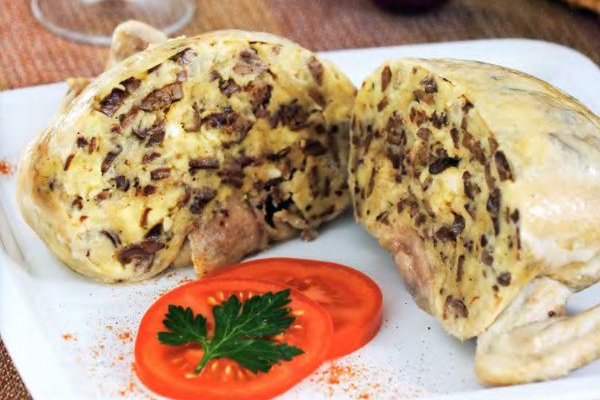 Гефилте гелзеле (фаршированная куриная шейка)