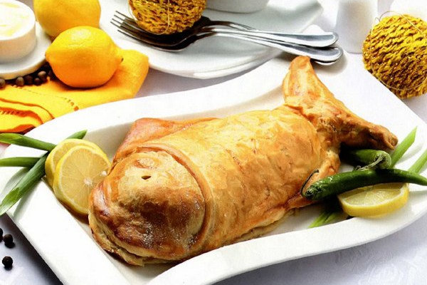 Пирог с рыбой и луком