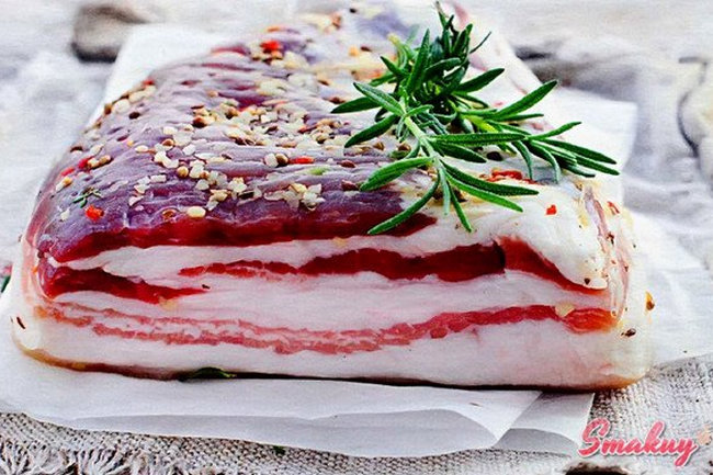 Вкусное сало с мясной прослойкой