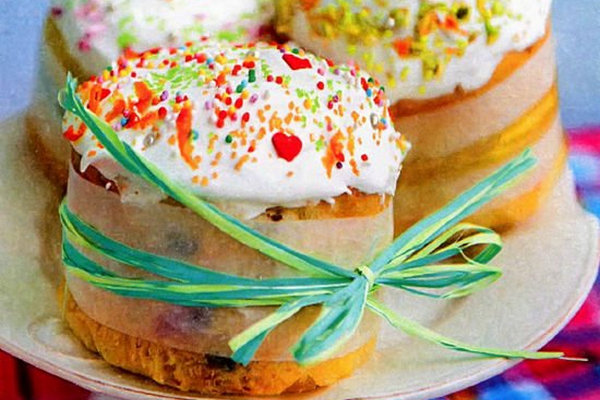 Пасхальный кулич с цукатами и коньяком