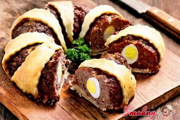 Мясной пасхальный венок