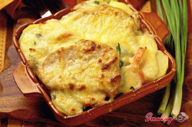 Свинина запеченная с морковью и картофелем