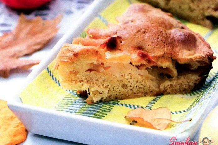 Яблочный пирог с заливкой из мультиварки