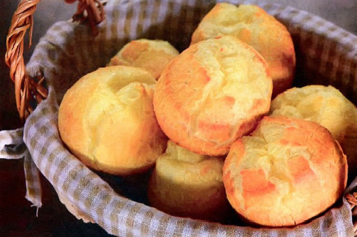Заварные булочки с беконом и розмарином