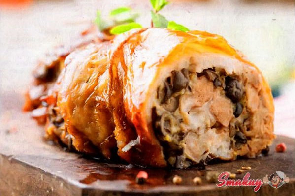 Свиные рулетики с грибами, яйцами и сыром