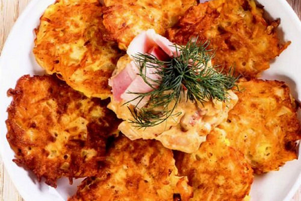 Драники с мачанкой