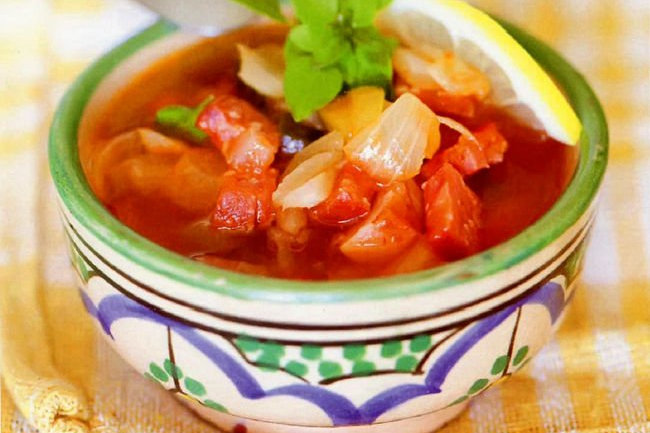 Сборная солянка с охотничьими колбасками