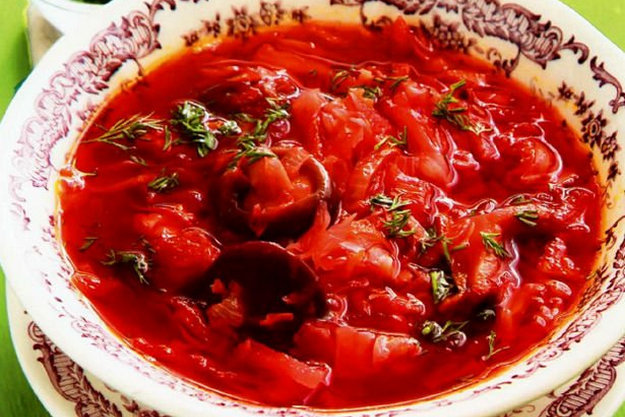 Борщ по-купечески с маринованными груздями