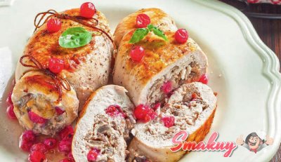Куриные рулеты с клюквой